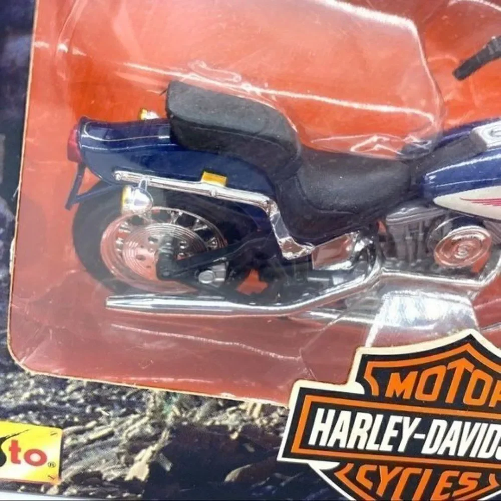 Maisto 1999 Harley Davidson FXSTS Springer Softail Motorcycle Die Cast Series 6